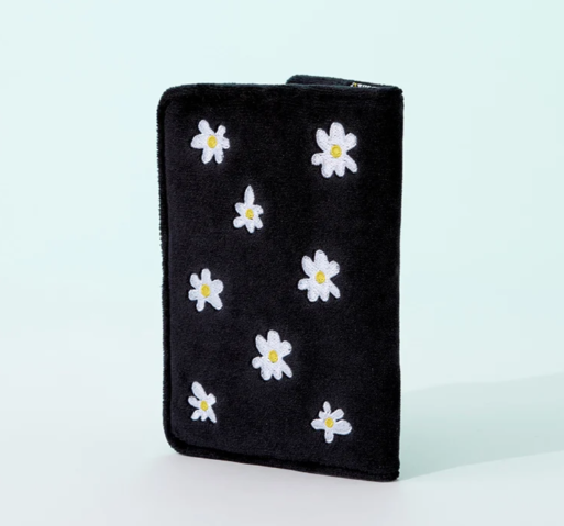ZO&FRIENDS A&NE Signature Passport Case