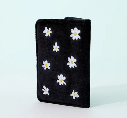 ZO&FRIENDS A&NE Signature Passport Case