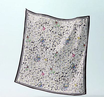 ZO&FRIENDS Signature Scarf (White)