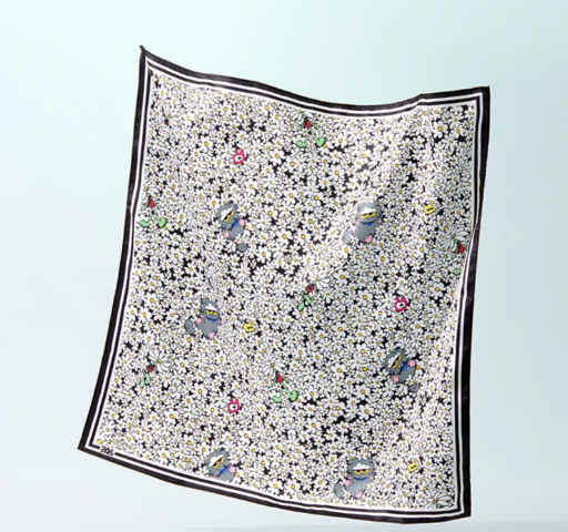 ZO&FRIENDS Signature Scarf (White)