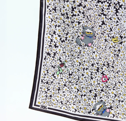 ZO&FRIENDS Signature Scarf (White)