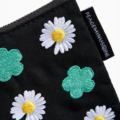 PEACEMINUSONE X ZO&FRIENDS ZOA Flat pouch
