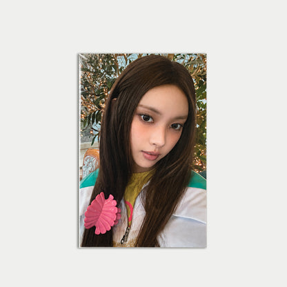 [ILLIT | YUNAH] MAMIHLAPINATAPAI Official Photocard
