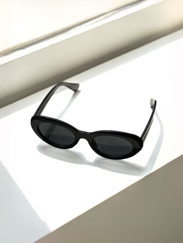 [UV protection up to 99%] Oval Sunglasses Black [DAISO]