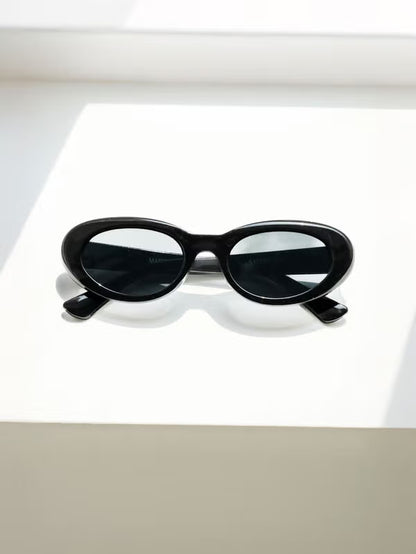 [UV protection up to 99%] Oval Sunglasses Black [DAISO]