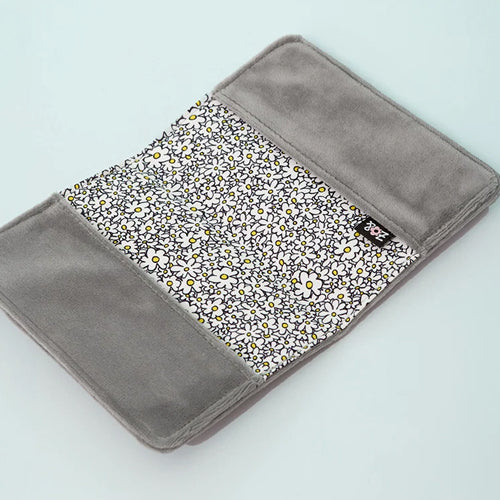 ZO&FRIENDS ZOA Signature Passport Case